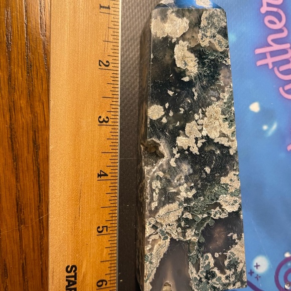 Multicolored druzy moss agate 5.5 “ tower - Picture 7 of 8